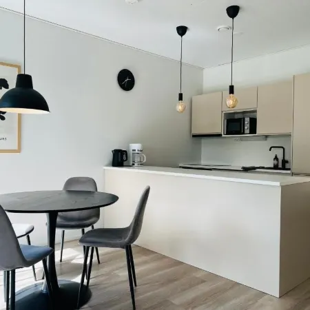 Modern 3BR House with Sauna & Parking