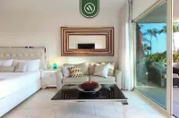 Amazing Studio With Terrace Overlooking the Ocean - Condos