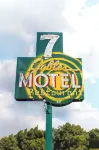 7 Gables Motel Burnside Near Somerset US 27 - parking