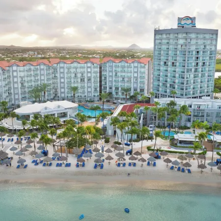 Divi Aruba Phoenix Beach Resort Отели рядом с достопримечательностью «Пляж Палм-Бич»