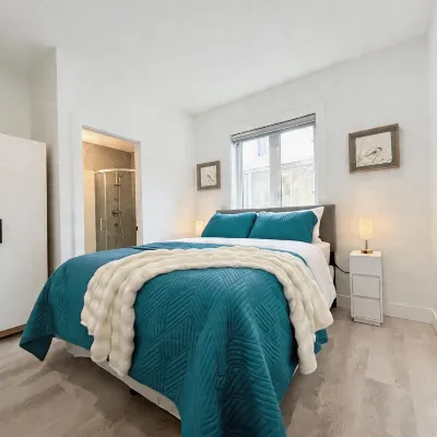 Vancouver Katherine 2BD 2BA Laneway Home Отели рядом с достопримечательностью «Vancouver Olympic Centre»