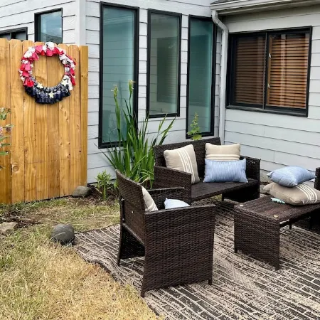 Charming, pet friendly home close to area attractions in beautiful Cody!