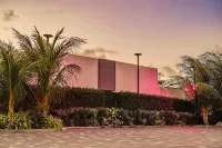 Privada Stays - Adults-Only & Private Pools Boutique Hotel
