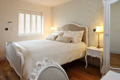 The Nags Head Hotel Hotels in 