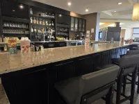Holiday Inn CHAMPAIGN by IHG - bar
