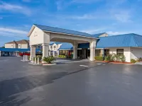 Days Inn by Wyndham Troy Hotels in Troy