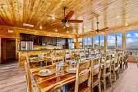 Skyline Splendor: Luxe Retreat with Breathtaking Views over Downtown Gatlinburg