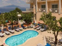 Hotel Regina Hotels near Leonelli's Beach
