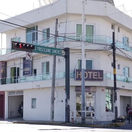 Hotel Insurgentes Отели в г. Тепик
