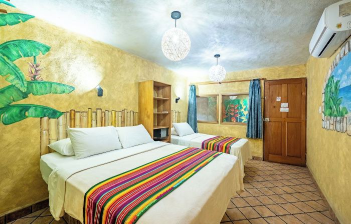 El Sano Banano Beachside Hotel