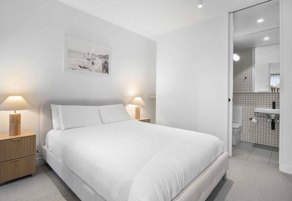 Bright 1-bed Stay Near Crown Melbourne Images