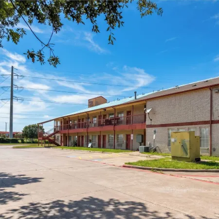 Garland Inn & Suites near Dallas TX