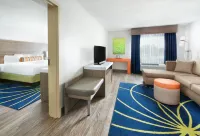 Hotel Indigo CLEVELAND-BEACHWOOD by IHG - parking