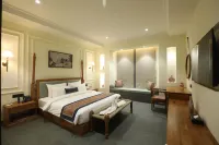 Akhyana Hotel Near Unitech Cyber Park - 2-Star
