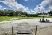 私人海灘和碼頭！北佛羅里達湖畔別墅 - 3星級