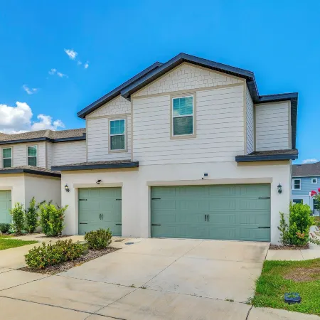 Modern Dundee Townhome Near Lakes & Legoland!