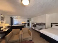 H&H Motor Lodge - Parkplatz