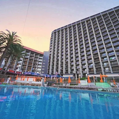 Marina Resort Benidorm - the Original Benidorm Vibe 레반테 비치 주변 호텔
