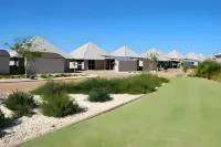 Exmouth Escape Resort - parking