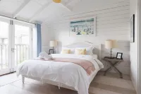 Beachfront House w Pool & Steam - Parkplatz