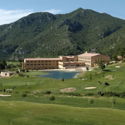 La Figuerola Hotel & Restaurant Отели рядом с достопримечательностью «Пляж Чирингито»