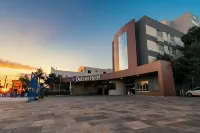Delcas Hotel - Pools