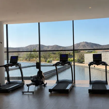 3Bdrm Luxury Condo I Pool &Jacuzzi I GYM