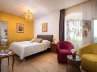 Romantic Luxury Rooms - Bed and Breakfasts