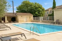 Uzès: superb gîte in a Provencal farmhouse 700m from the town center - piscina