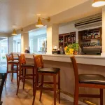 Meadowmere Resort - bar