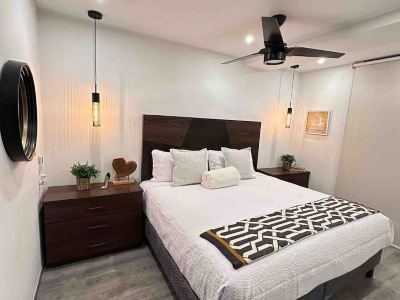 Apartment with exclusive access to shopping center
