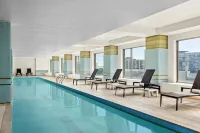 Renaissance Boston Seaport District - プール