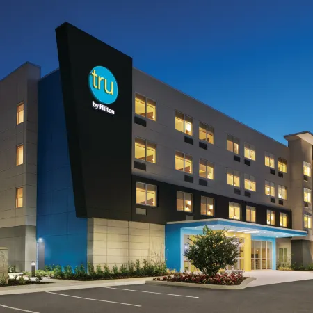 Tru by Hilton  Sebring
