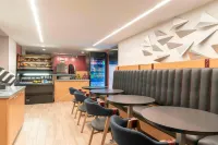 Delta Hotels Kalamazoo Conference Center - bar