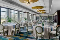 Renaissance Mobile Riverview Plaza Hotel - parking