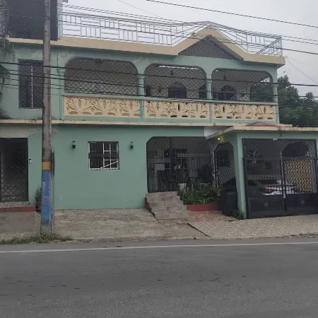 Paris London House in Samana