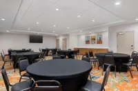 Hampton Inn & Suites by Hilton Cadillac - breakfast