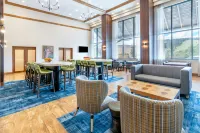 Hampton Inn & Suites Silverthorne - 2-Star