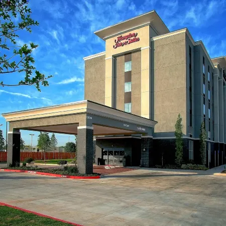 Hampton Inn and Suites Moore Hotels in Moore
