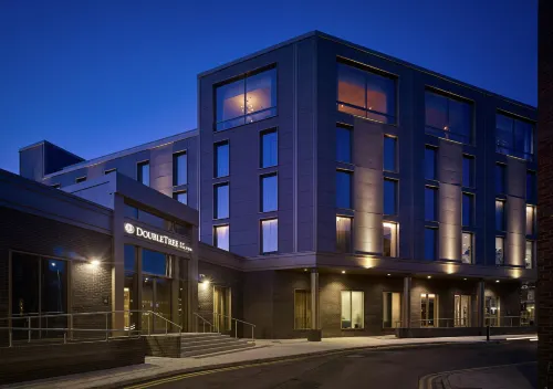 DoubleTree by Hilton Hull - parking