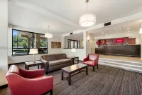 Red Roof Inn Birmingham South - parking