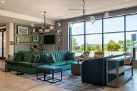 Hilton Garden Inn Boston Canton - 3-Star