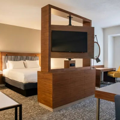 Hampton Inn & Suites Los Angeles/Sherman Oaks Hotels near Beverly Park