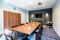 Premier Inn Duesseldorf City Centre hotel - Bãi đậu xe