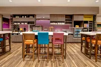 Home2 Suites by Hilton Charlotte Uptown - breakfast