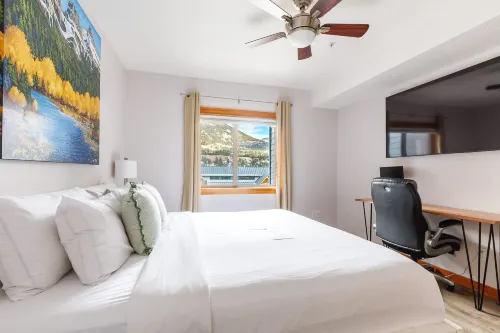 "Alpen Glow" at Canmore Crossing - Apartments