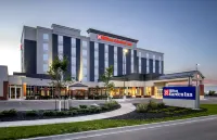Hilton Garden Inn Winnipeg South - parking