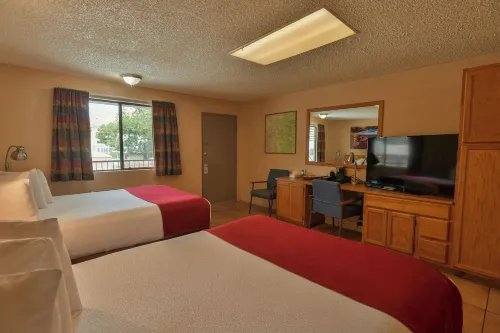 Rustic Inn - Motels