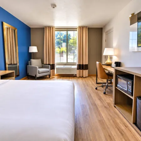 Comfort Inn & Suites Lancaster Antelope Valley