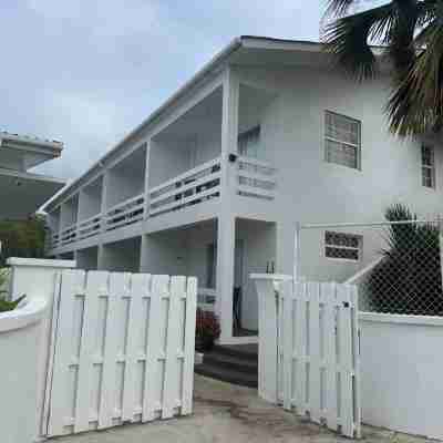 Bonanza Apartments Hotel Exterior